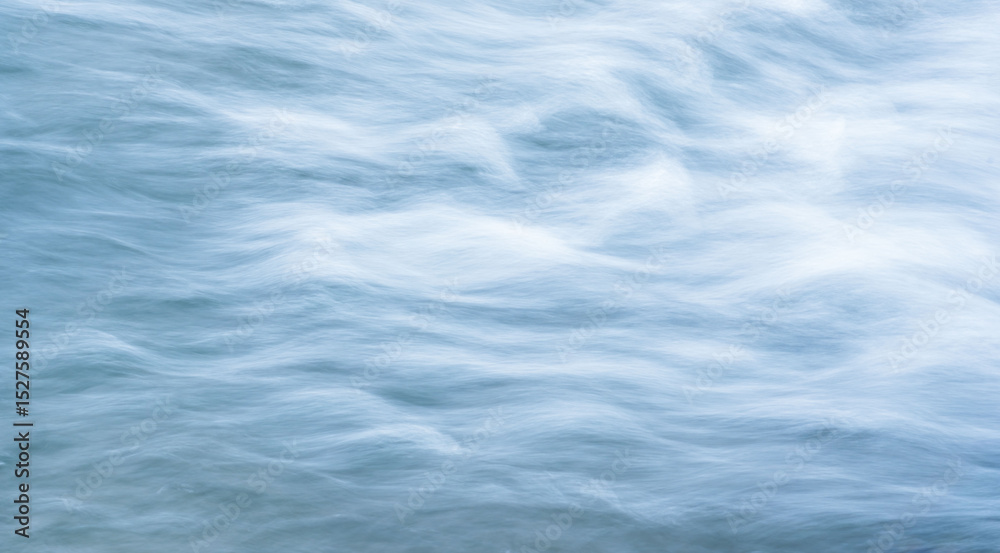 Obraz premium 川の水流のスローシャッター撮影02