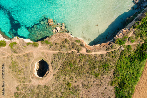 Estate in Salento, Otranto: La Grotta Sfondata della Baia del Mulino D'acqua vista dall'alto
