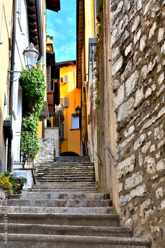 Fototapeta Naklejka Na Ścianę i Meble -  narrow street in the old town