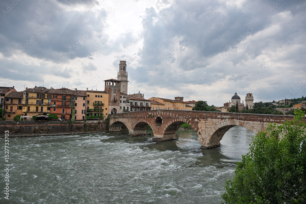 Naklejka premium Adige river in Verona, Italy.