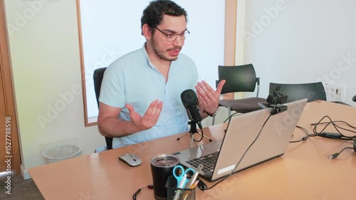 Zoom Tutor Explaining Concepts Online