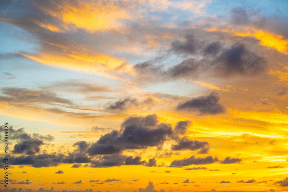Fototapeta premium Colourful sunset sky with cloud dramatic sky