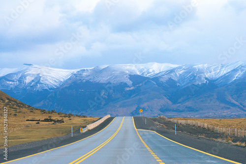 Ruta Patagônia Chilena. Estrada e Montanhas. Patagonia Chile