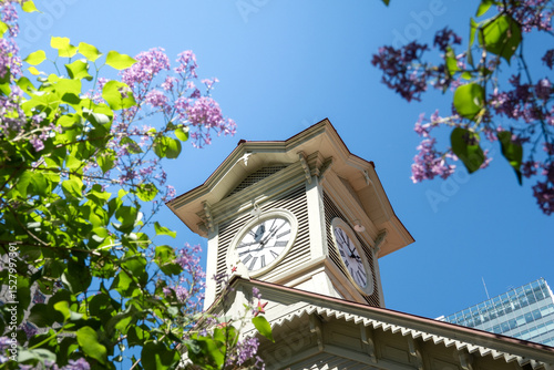 青空と時計台 北海道札幌市