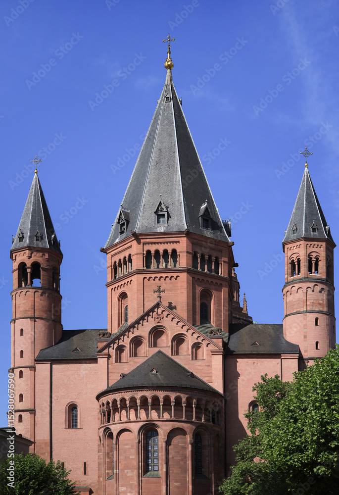 Fototapeta premium Close up Of the Mainz Cathedral, Rhineland-Palatinate, Germany