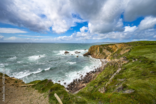 Landschaft in Irland mit Küste und Atlantic
