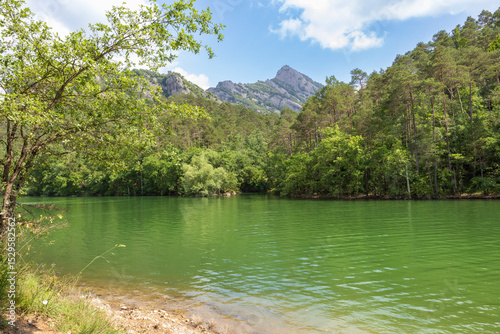 Embalse a la máxima capacidad. Embalse de la Baells, Cataluña, España.