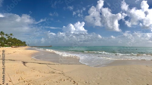 Fototapeta Naklejka Na Ścianę i Meble -  beach and clouds