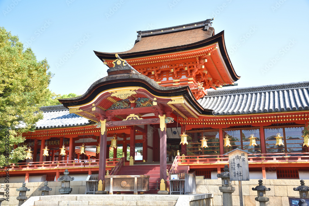 Naklejka premium 「やわたのはちまんさん」の名で親しまれる石清水八幡宮の風景