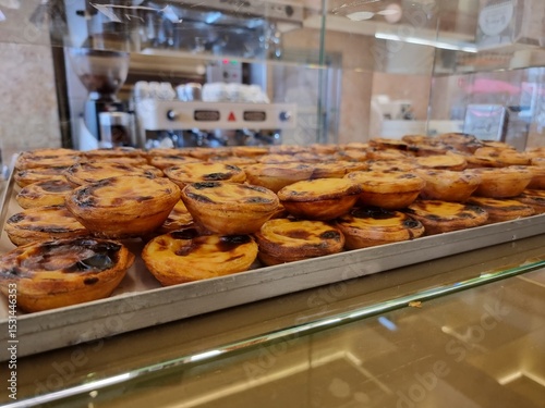 Doce Portugal: Pastel de Nata Fresco, A Essência da Culinária Portuguesa em Cada Mordida Crocante photo
