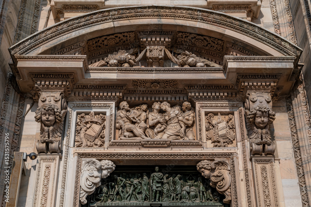 Obraz premium A detail of the Duomo di Milano facade.