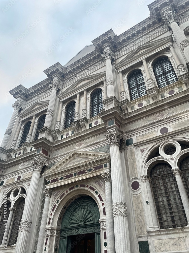 Obraz premium the facade of the cathedral of st mary in brussels