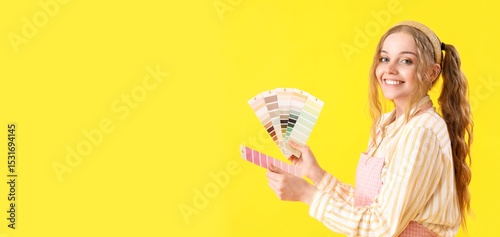 Female interior designer ho...