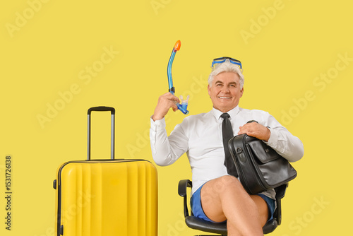 Mature businessman with sno...