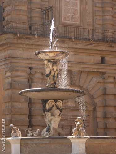 Italia, Toscana, Firenze, il Giardino di Boboli. Fontana del Carciofo.