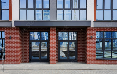 Billede på lærred building with main entrance