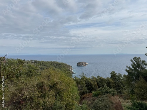 Fototapeta Naklejka Na Ścianę i Meble -  view of the coast of the sea thassos greece