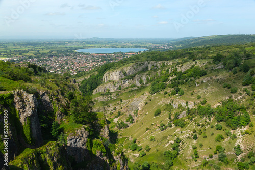 View from Cheddar Gorge towards Cheddar, the  Reservoir, Brent Knoll and the Somerset countryside	
