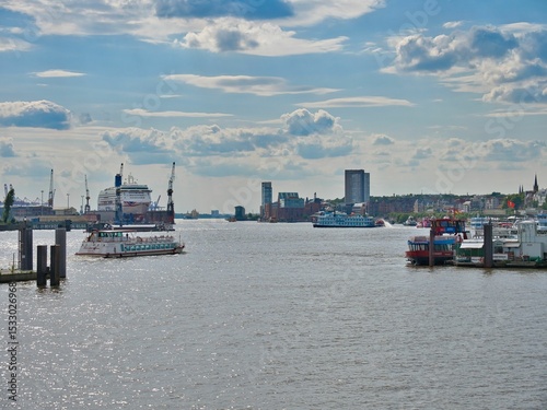Quadro su tela Aerial view of Hamburg inland port with the Elbphilharmonie in the background