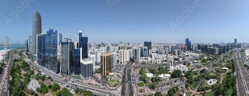 Fotografie abu dhabi uae corniche and break water panorama drone image