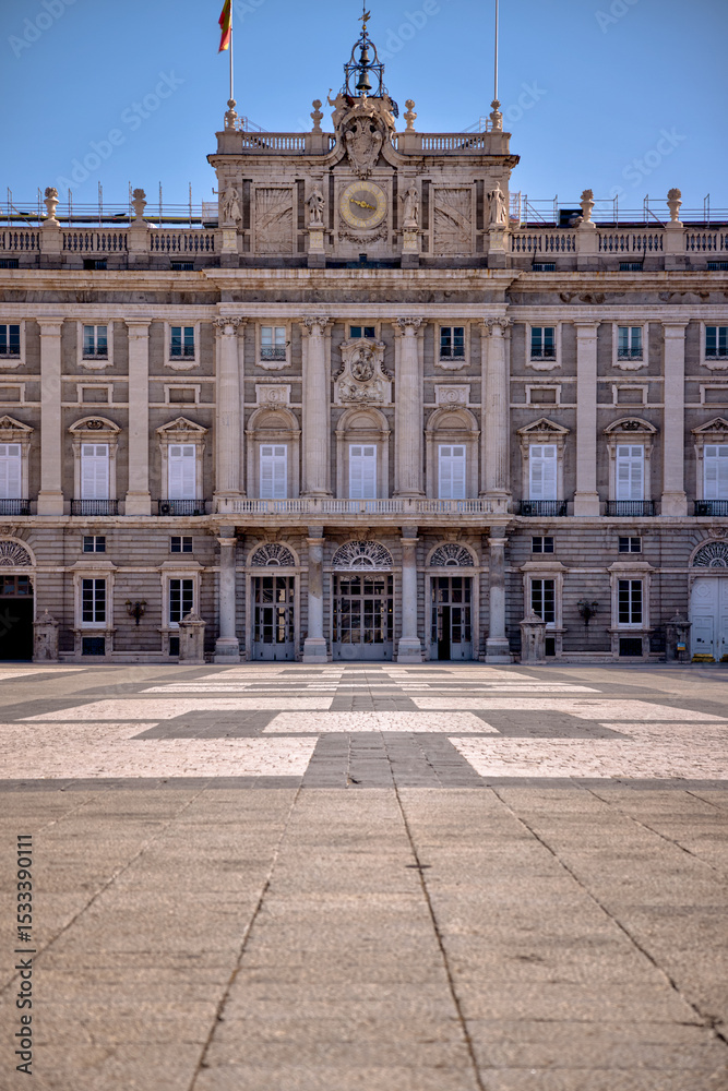 Obraz premium Madrid, Spain - May 30, 2025: Exterior of the Royal Palace of Madrid in the Centro district of Madrid in Spain 