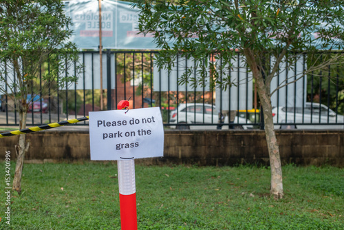 please do not park on the grass