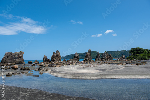 橋杭岩