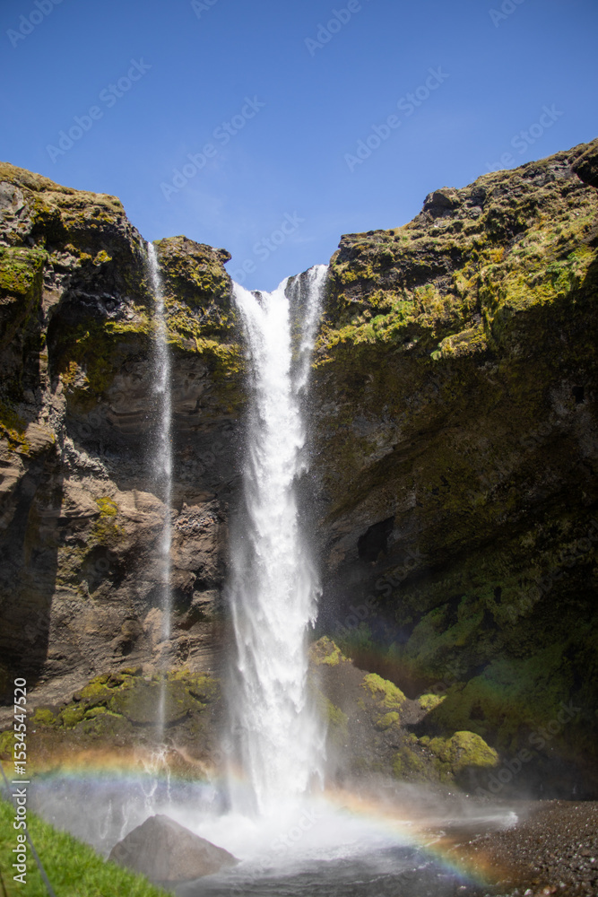 Obraz premium Kvernufoll Waterfall vertical