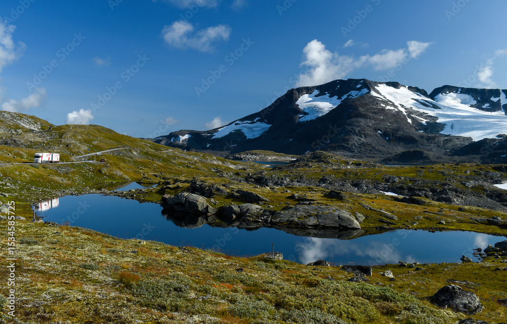 Naklejka premium mountain lake in the mountains