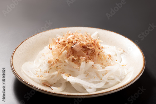 新玉ねぎ　サラダ