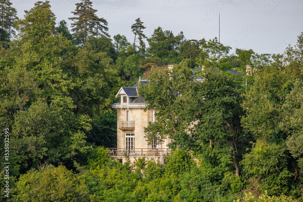Obraz premium Bordeaux und die Garonne in Frankreich
