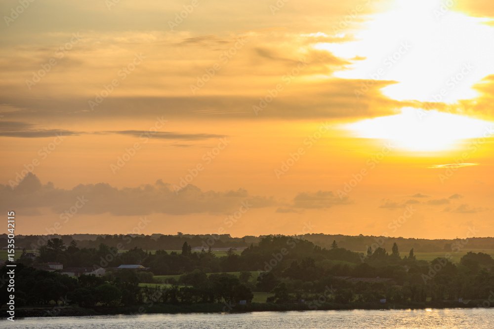 Obraz premium Bordeaux und die Garonne in Frankreich