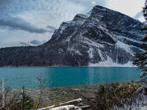 Le Lac Louise dans le parc national de Banff au Canada 