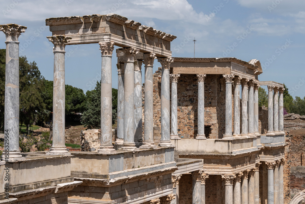 Fototapeta premium Antiguo teatro romano en el conjunto arqueológico de Mérida, Extremadura