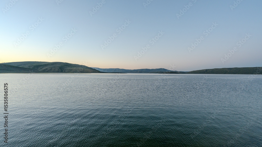 Fototapeta premium Alpine Lake in the Uinta Mountains