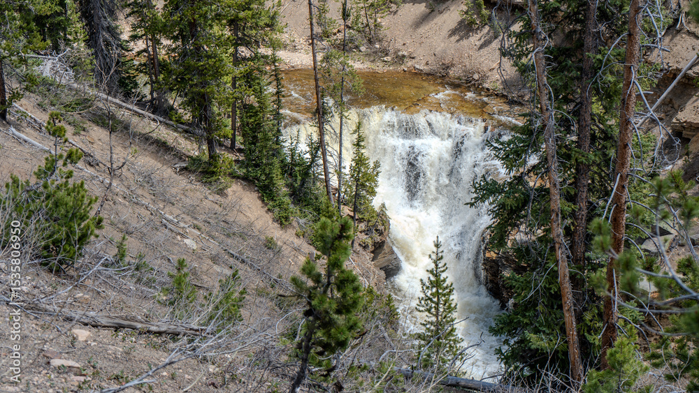 Fototapeta premium Alpine Lake in the Uinta Mountains