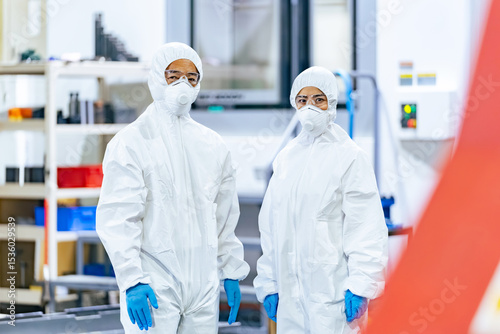 Fototapeta factory, worker, protective clothing, dustproof clothing, clean room, manufactur