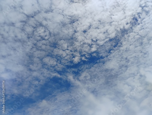 Fototapeta Naklejka Na Ścianę i Meble -  blue sky and clouds