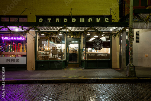 First Starbucks Store Imagens – Procure 50 fotos, vetores e vídeos