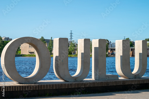 Fotografie Oulu sign in Ainola City Park in Oulu, Finland