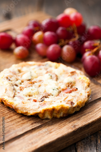 Mini quiches with bacon and mushrooms