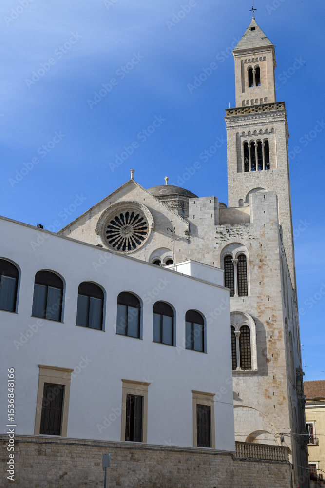 Fototapeta premium People walking in front of San Sabino cathedral at Bari on Italy