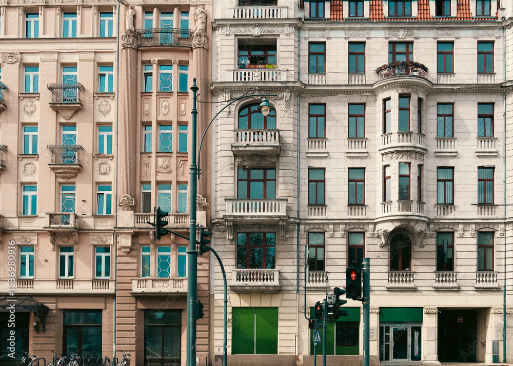 Obraz premium Historic tenement house facade ornate architectural details European city