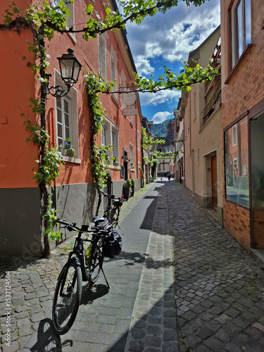 Schmale Gasse in Traben-Trarbach an der Mosel; Rheinland Pfalz; Deutschland