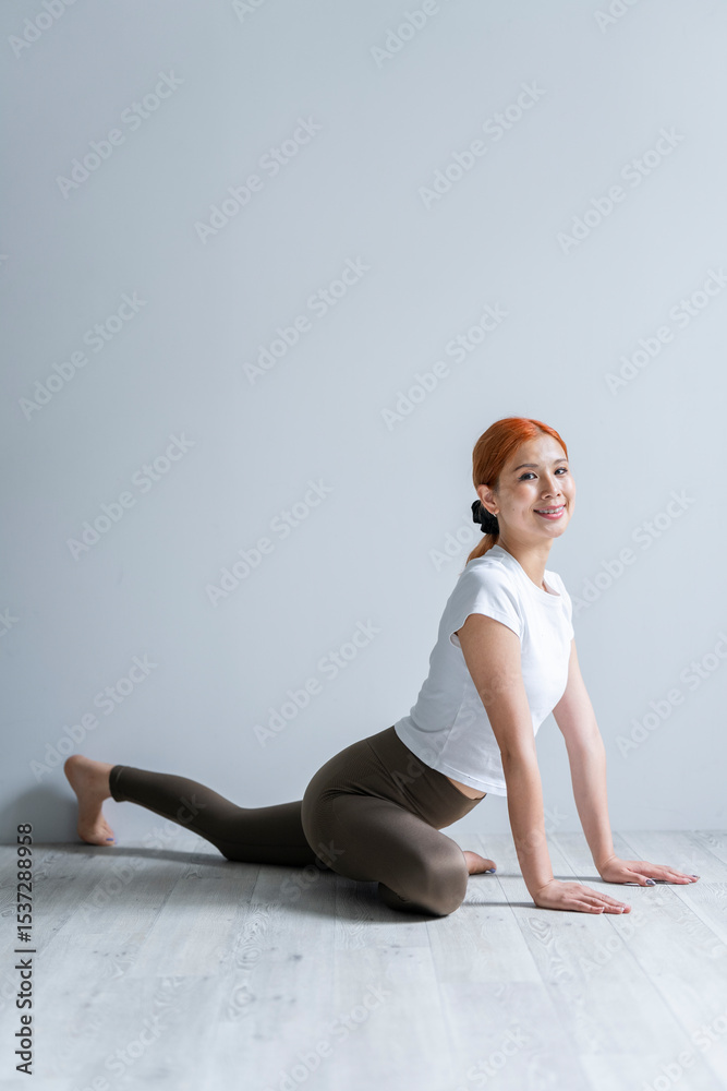 Fototapeta premium フィットネスをする女性