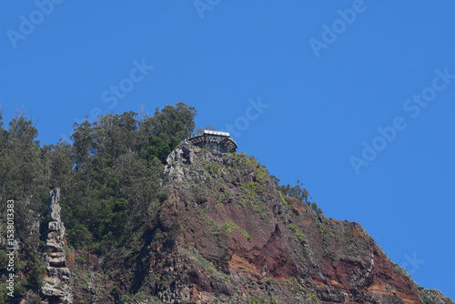 Aussichtsplattform über der Steilküste im Süden von Madeira