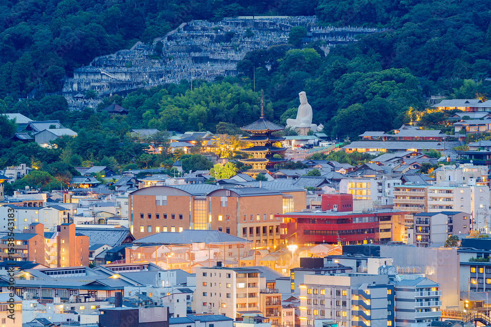 Fototapeta premium Kyoto, Jpaan Cityscape at Twilight