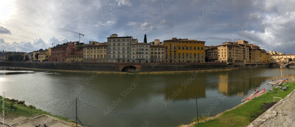 Fototapeta premium arno river in florence