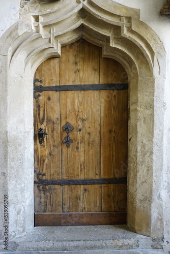frontdoOrs