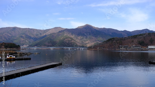 日本、日本の活火山、富士山、日本の象徴、富士山麓、富士河口湖、青空、雲、写真素材	